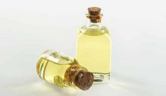زيت الخروع وفوائده المتعددة للشعر والبشرة
