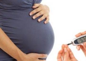 معدل السكر الطبيعي للحامل بالأرقام ومضاعفات سكر الحمل واعراضه