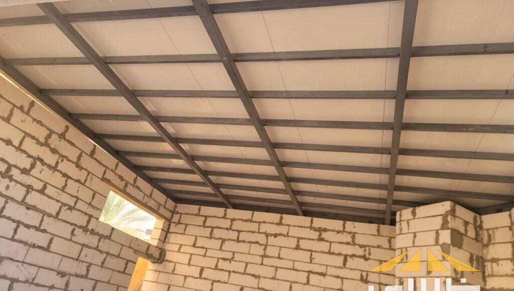 كيفية تركيب سقف ساندوتش بانل بطريقة احترافية